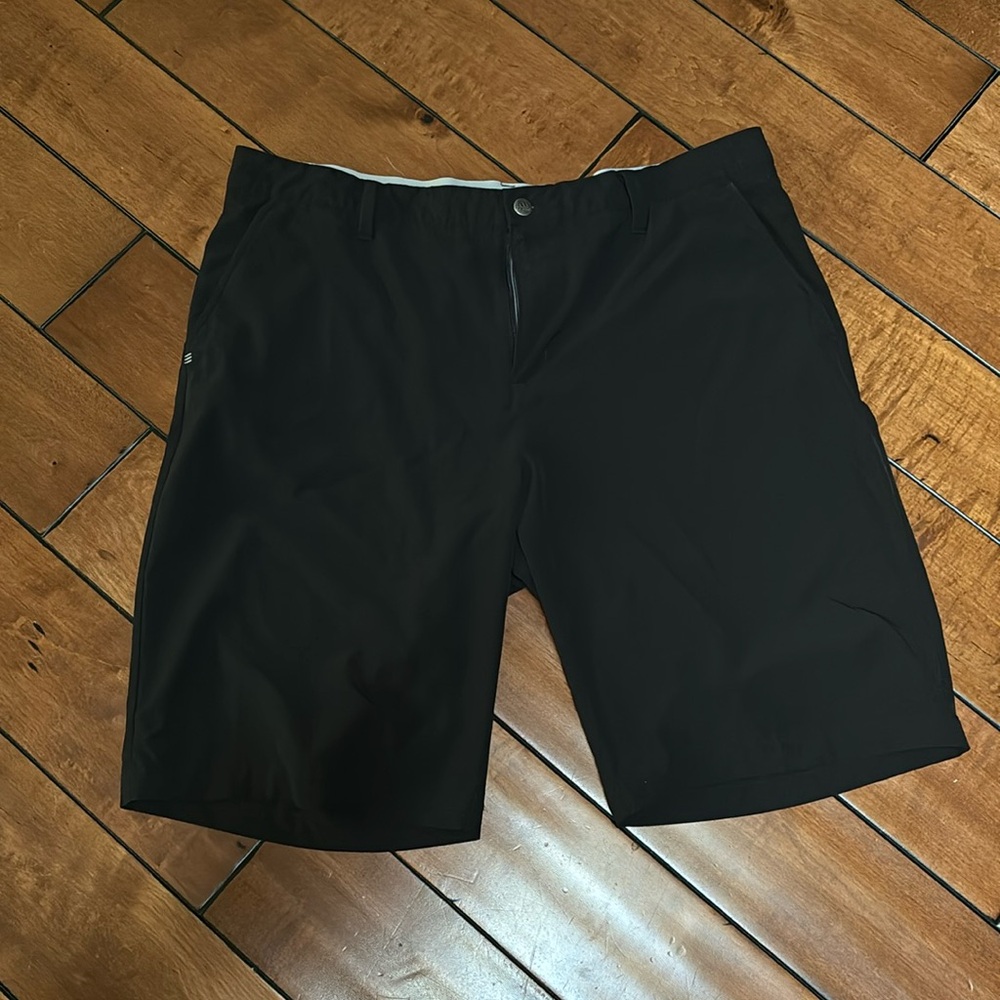 Men’s Adidas golf shorts excellent condition waist size 38